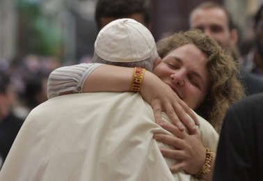 O Papa: com os jovens podemos realizar o sonho de um mundo fraterno